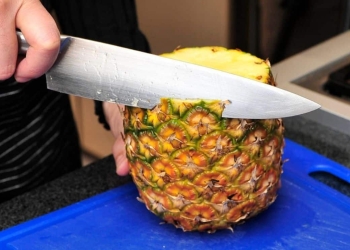 Pelar piña