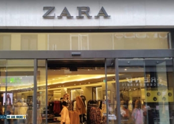 Bolsos con iniciales personalizadas de Zara