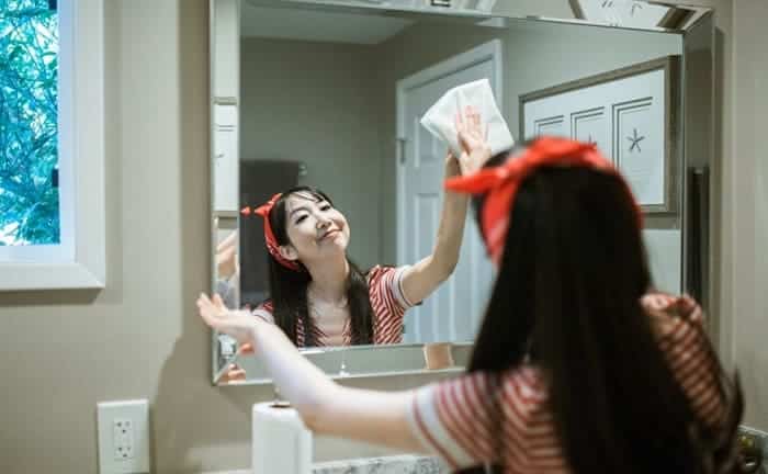 limpiar espejo opaco manchado