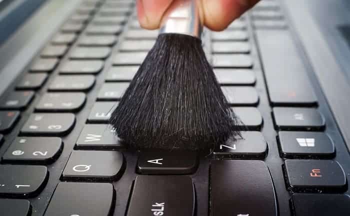 limpieza teclado pincel polvo