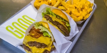 Denuncian la venta de carne caducada en la cadena de hamburgueserías The Good Burger