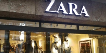 Parisian style gold shoes by Zara