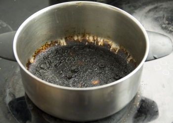 how to clean burnt pans