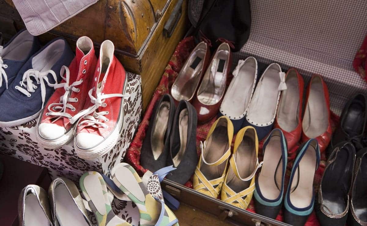 Anormal Mexico patio de recreo Cómo eliminar el mal olor de los zapatos con vinagre