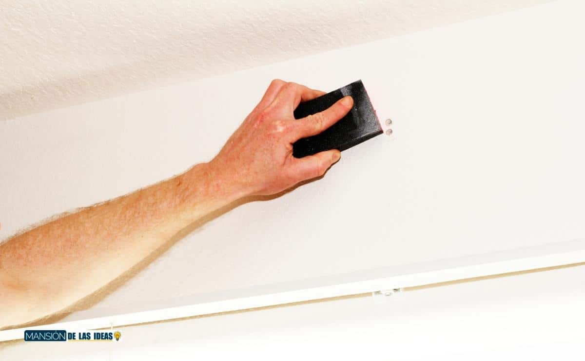 cómo tapar pequeños agujeros pared