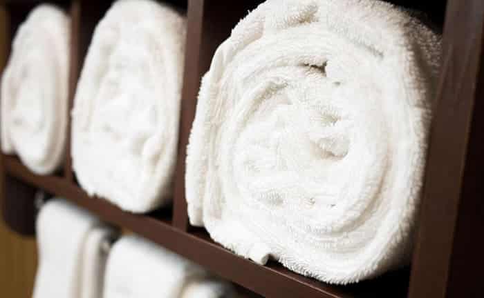 wash white towel bleach remove moisture