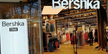 La tendencia del crochet llega a la moda masculina de Bershka