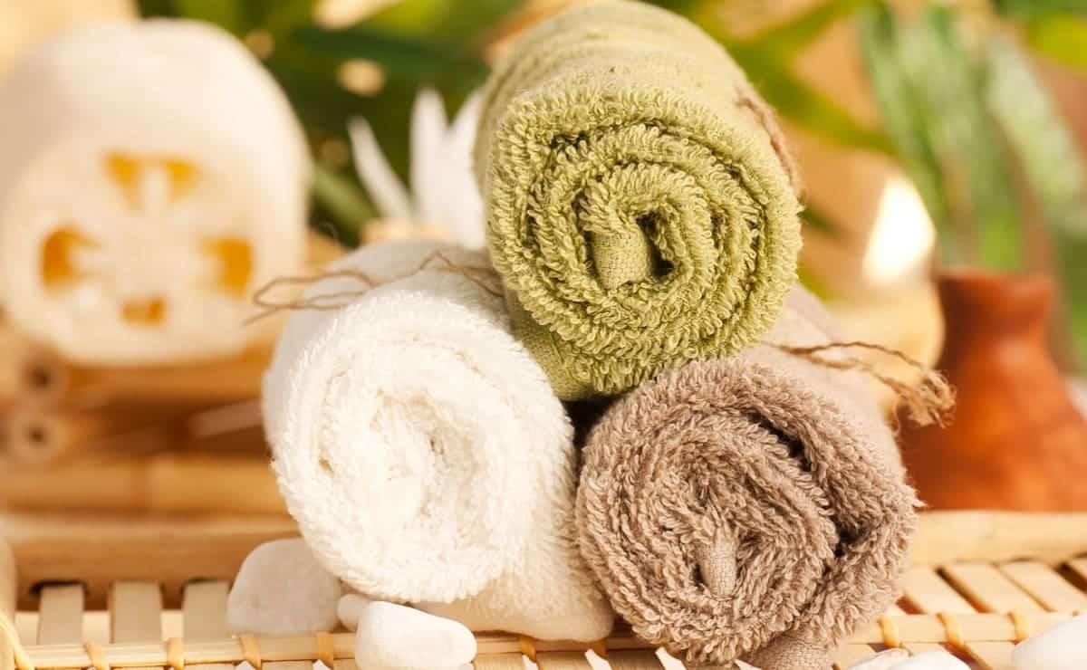 remove damp towel odor
