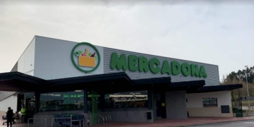 Quitar olores de la nevera con el vinagre de limpieza concentrado de Mercadona