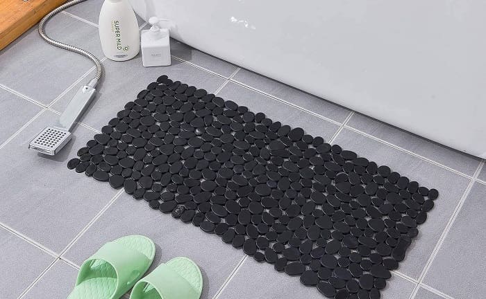 how to wash rubber mat