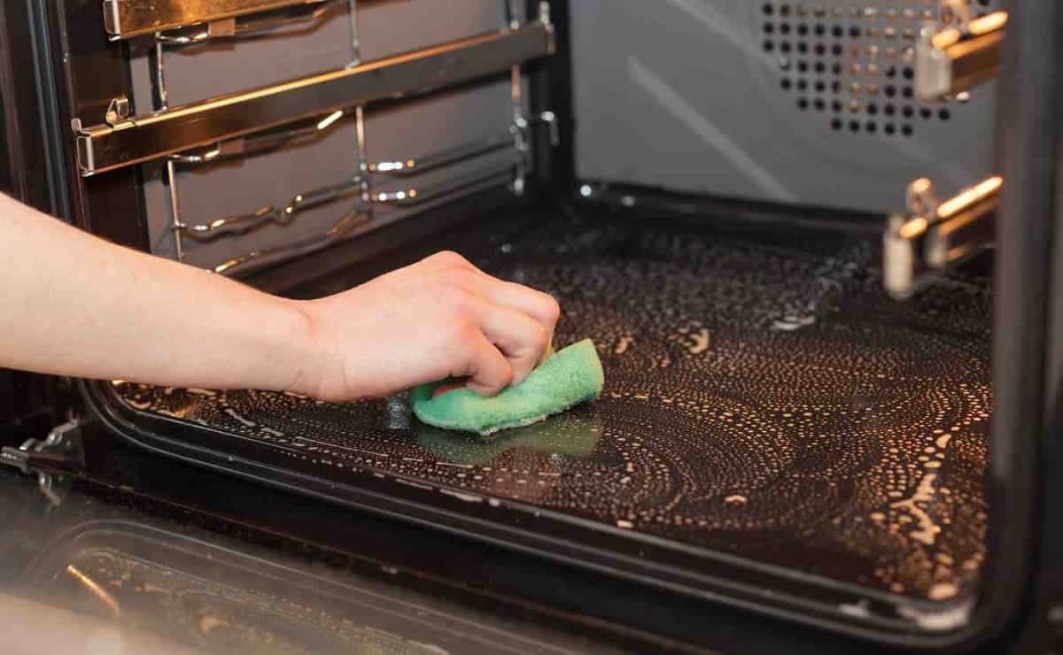 how to clean a very dirty oven