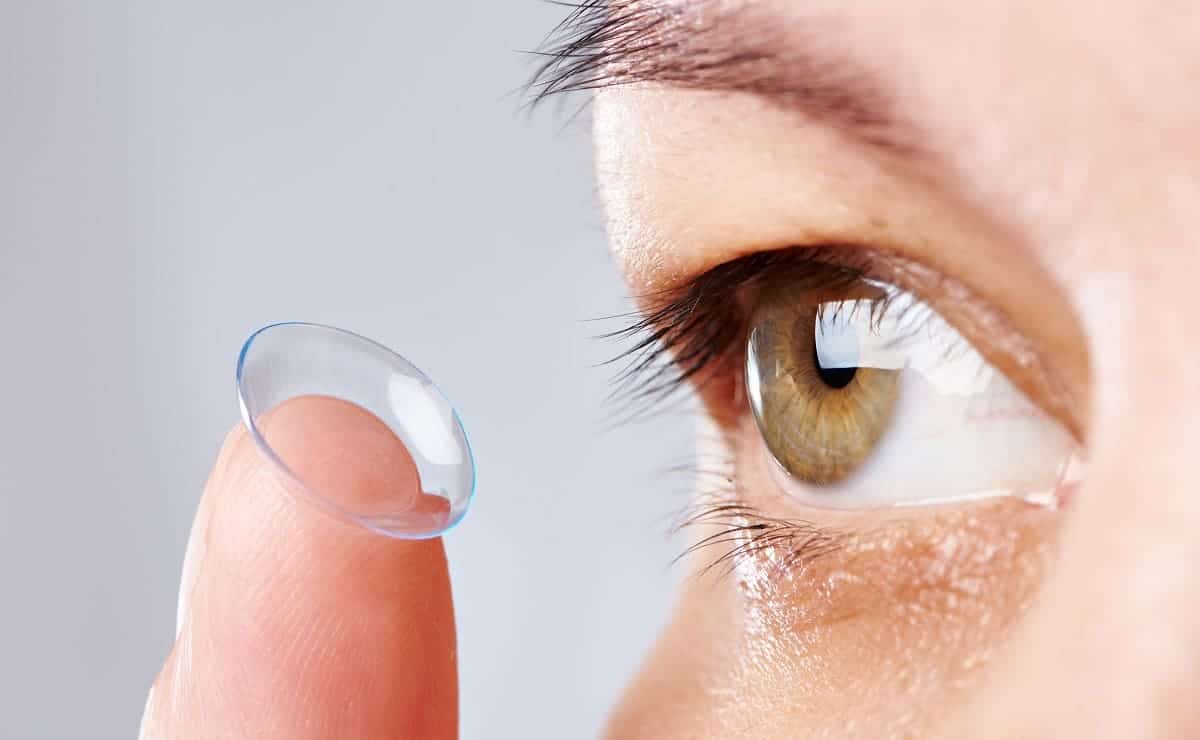 como limpiar lentes contacto