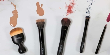 Limpieza brochas de maquillaje con producto de Mercadona
