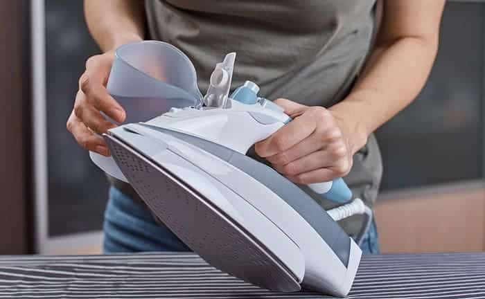 muestra pañuelo de papel Sótano Cómo limpiar plancha de ropa de teflón correctamente