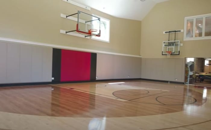 basketball court Scottie Pippen mansion