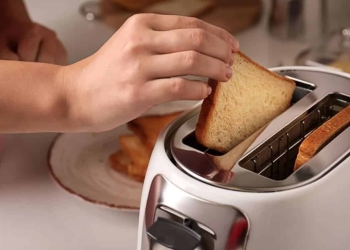 how to clean bread toaster