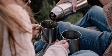 como limpiar vasos botellas termicos
