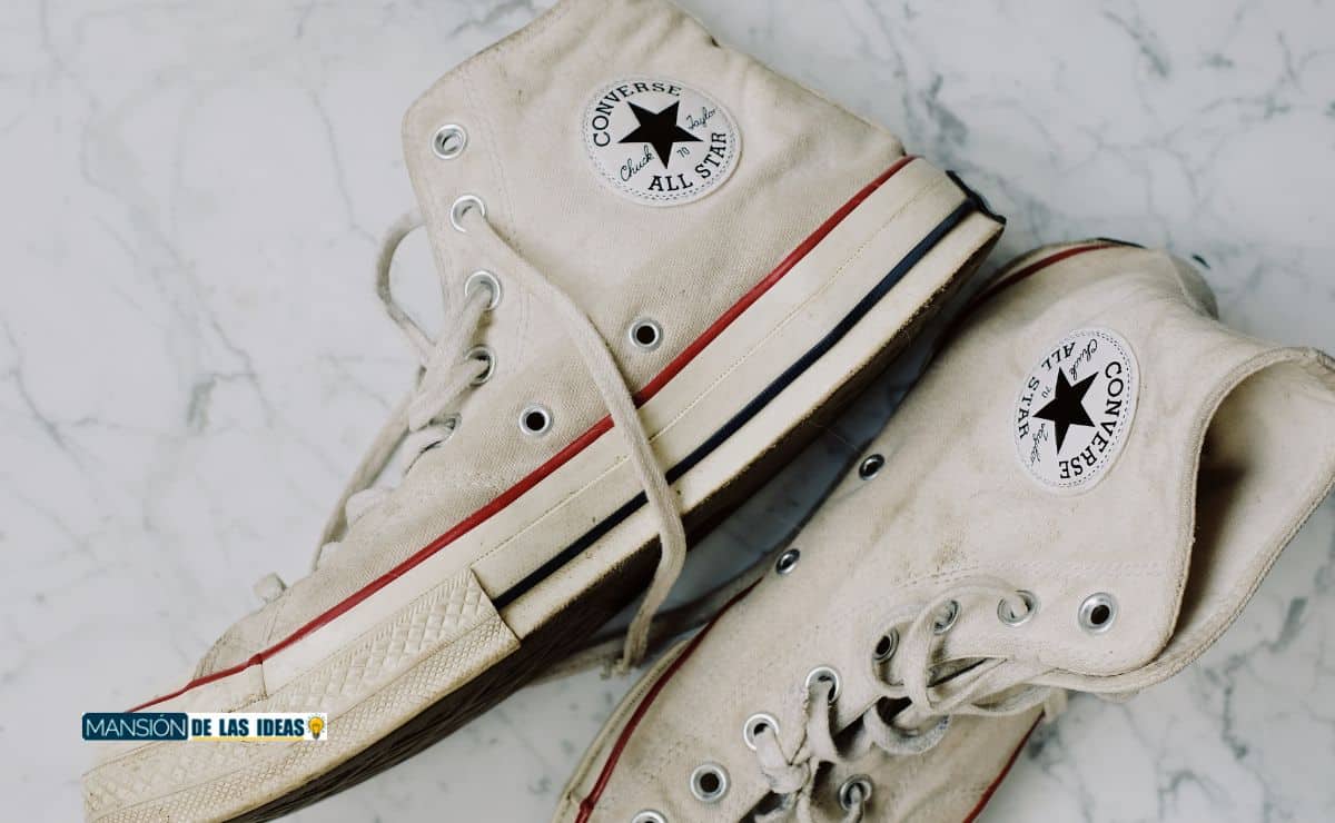 How to clean white converse and leave them spotless