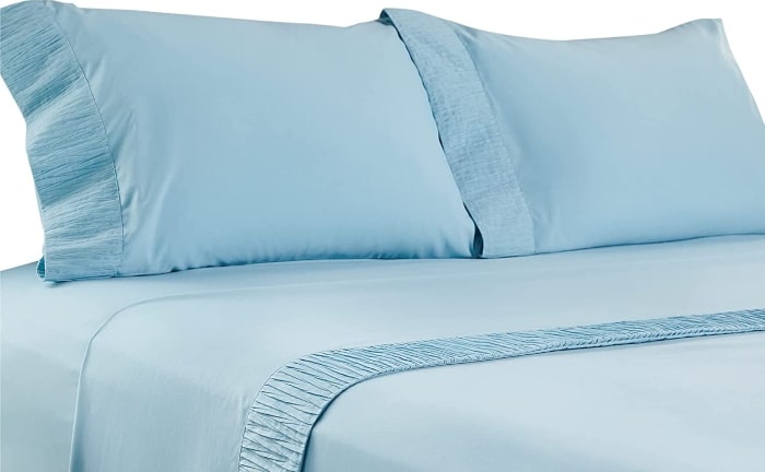 Amazon bedsheets bedsure blue foreground