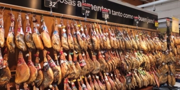 La temporada apenas empieza y los jamones en Carrefour ya están en oferta