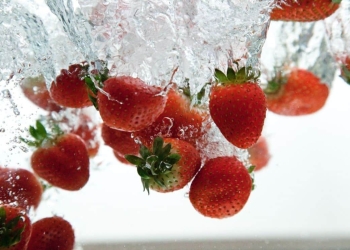 como evitar enfermedades al lavar frutas