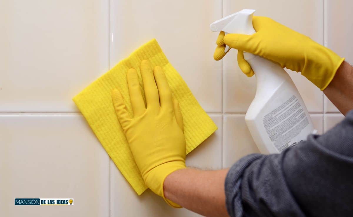 Limpiar lechada azulejos baño