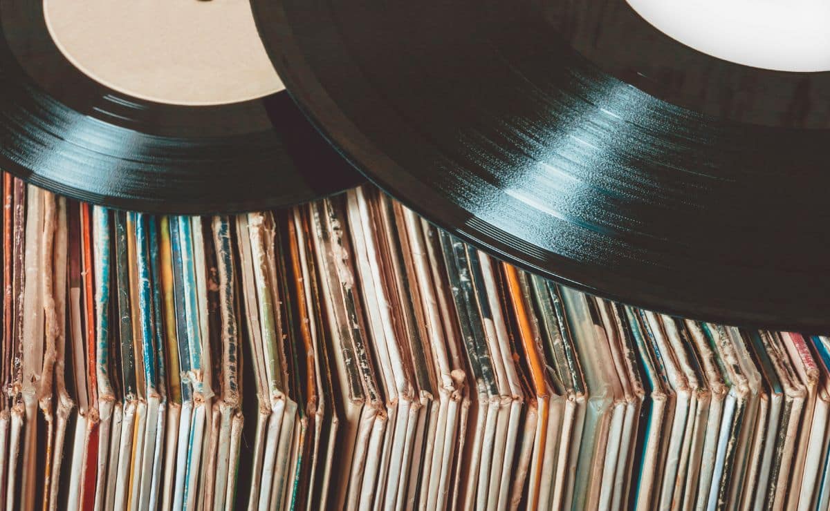 How to Organize your Vinyls with Ikea furniture