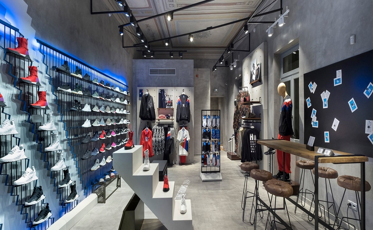 Adidas Ozelia: la estética futurista se adueña de la moda urbana
