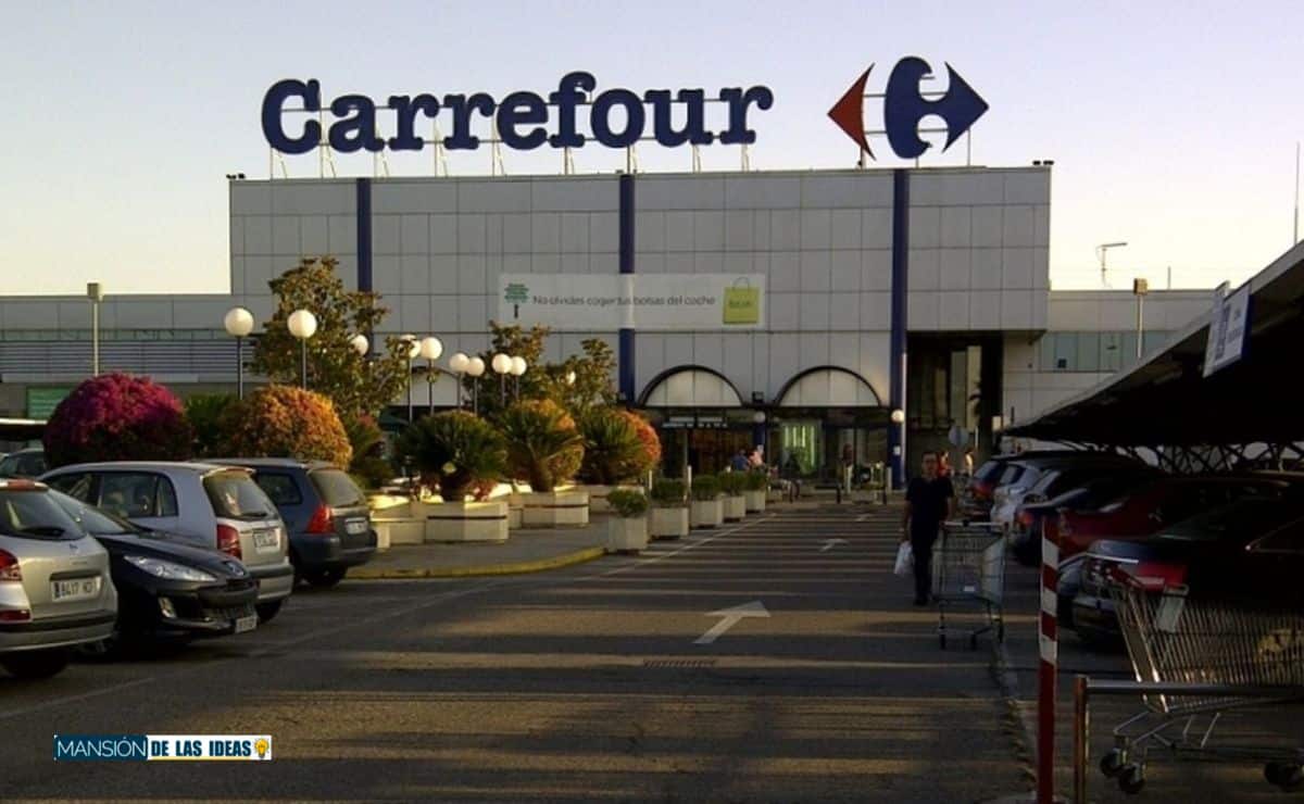 Carrefour fuente iluminación música