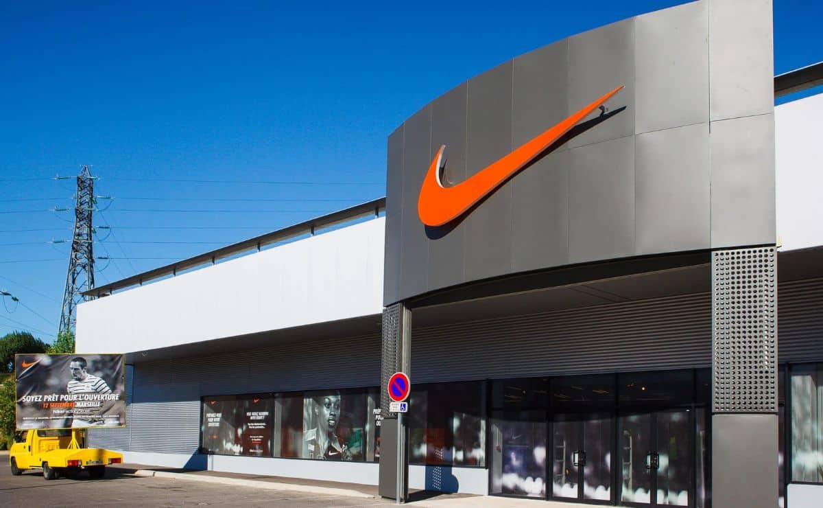 Las Nike Air Force 1 Low x AMBUSH son la nueva apuesta de la marca estadounidense para los amantes del streetwear