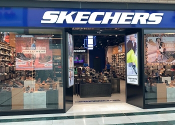Skechers prepares this model of the Street Uno -B Spread the Love for this Valentine's Day