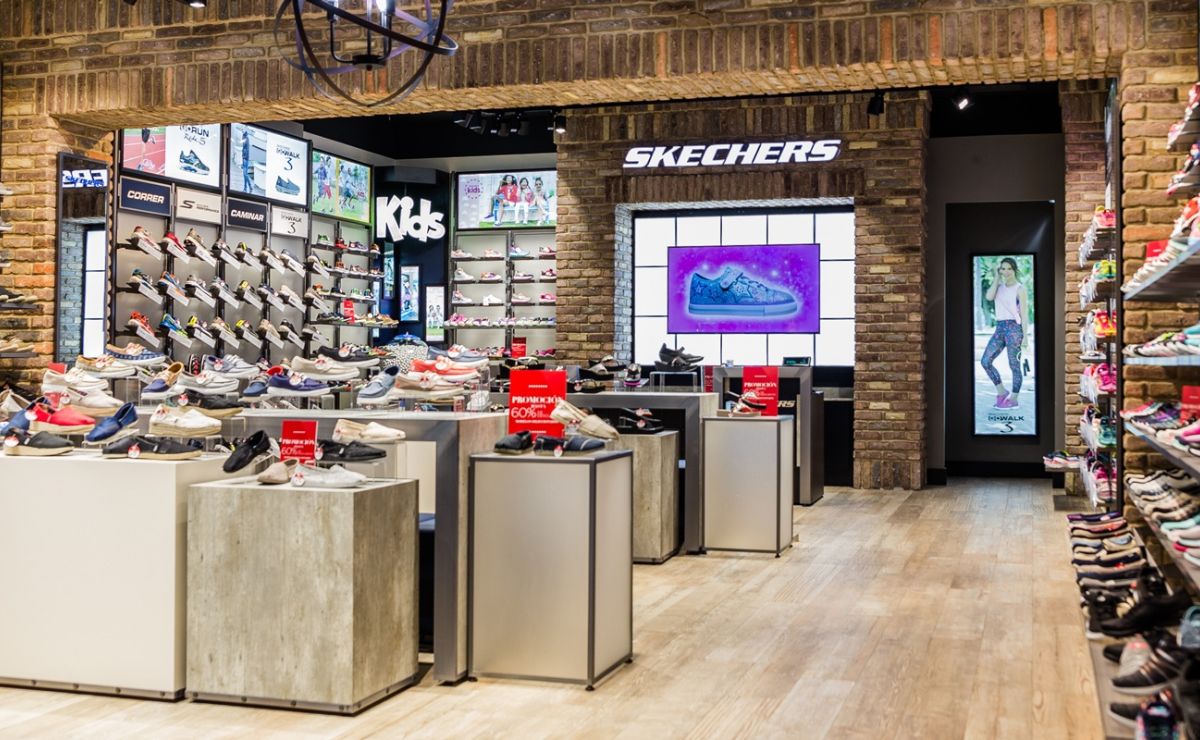 Skechers colabora con Diane von Furstenberg con una nueva línea de zapatillas de edición limitada para esta primavera