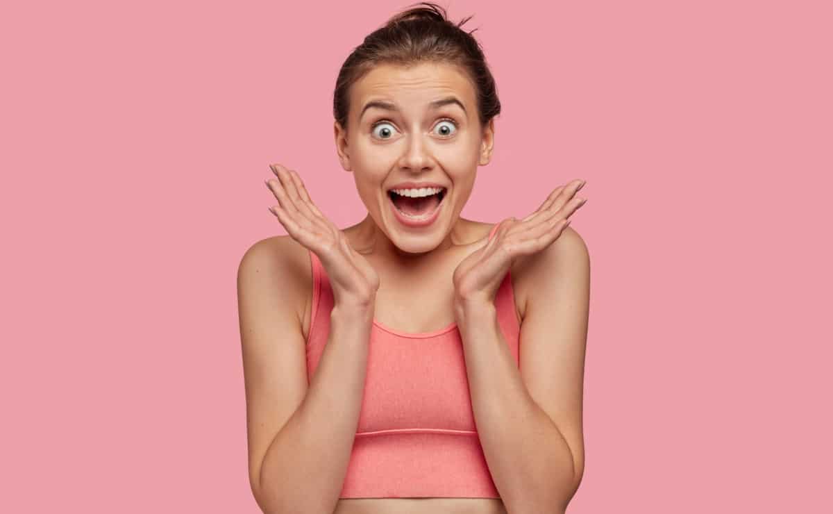 Chica sorprendida por beneficios chayote