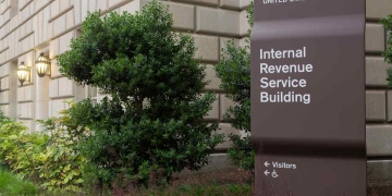 Which Days of the Week does the IRS Deposit Tax Refunds