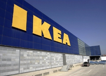 Ikea armario con espejo PAX-AULI está siendo tendencia durante este mes de marzo