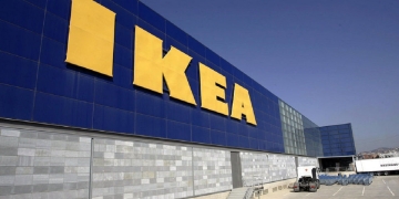 Ikea armario con espejo PAX-AULI está siendo tendencia durante este mes de marzo