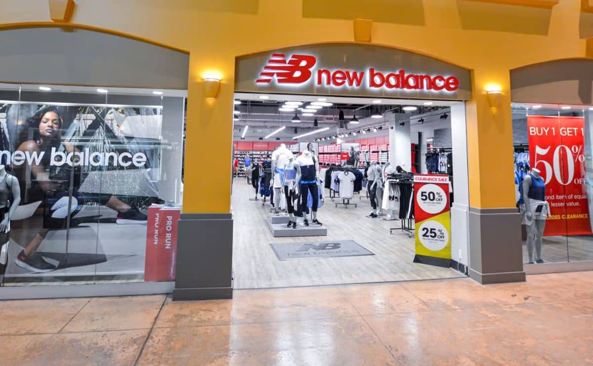Las New Balance 327 están arrasando en ventas durante este mes de marzo