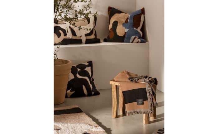 Fundas de cojín y manta de Lulama Wolf para la colección cápsula "For the Love of Art" de H&M Home