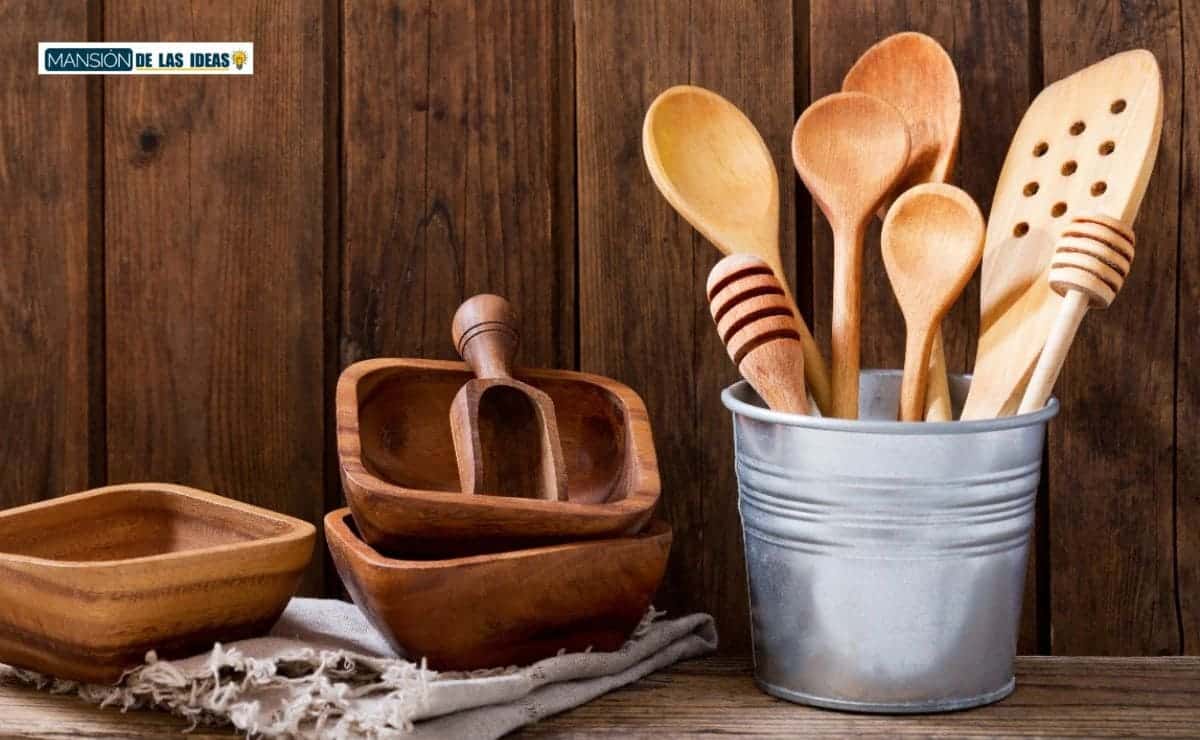 How to wash and disinfect wooden utensils