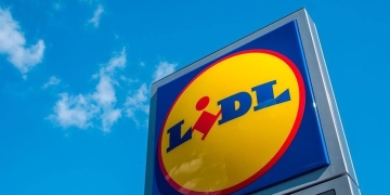 Platos y palillos para comer sushi de Lidl