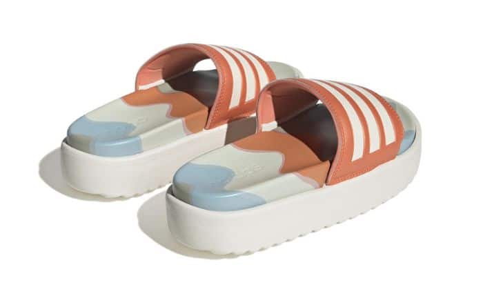 Las chanclas Adidas X Marimekko Aqualette Ocean han sido creadas con un diseño refrescante que llenará de color tu verano