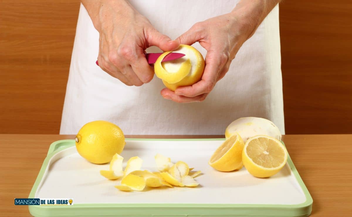 Limpieza cáscara limón