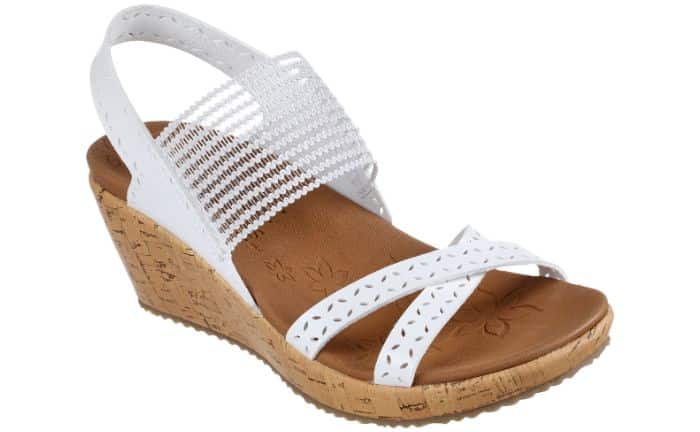 La sandalia con tacón Skechers Beverlee-Boho Glow es elelegante calzado con el que podrás sorprender en este Día de la Madre