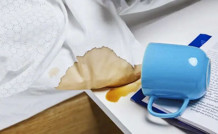 Manchas café difíciles trucos limpieza sábanas