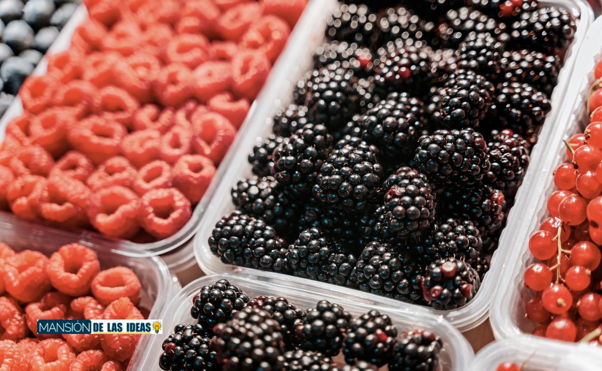 keep fresh berries TikTok trick