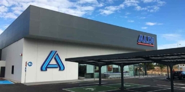 Aldi quiere convertirse en el supermercado del verano con esta piscina tubular INTEX