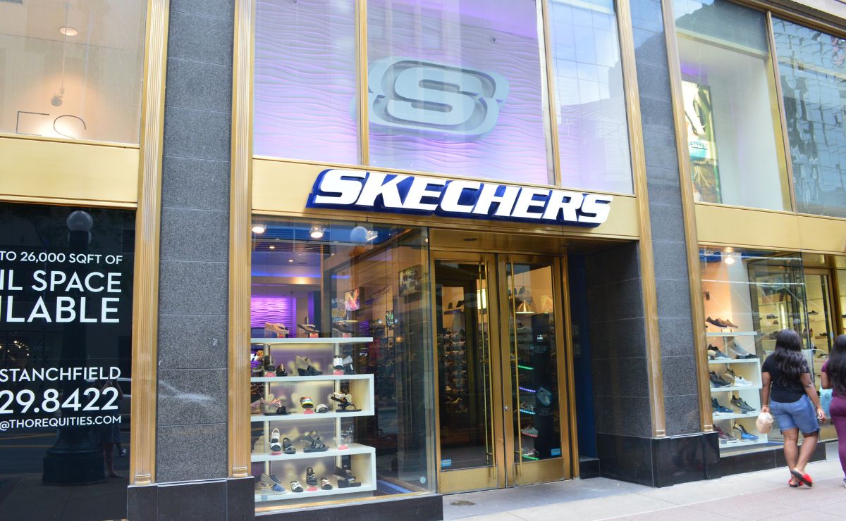 Las Skechers Foamies Cali Breeze 2.0 - Royal Texture son ideales para combinar con cualquier prenda de entretiempo