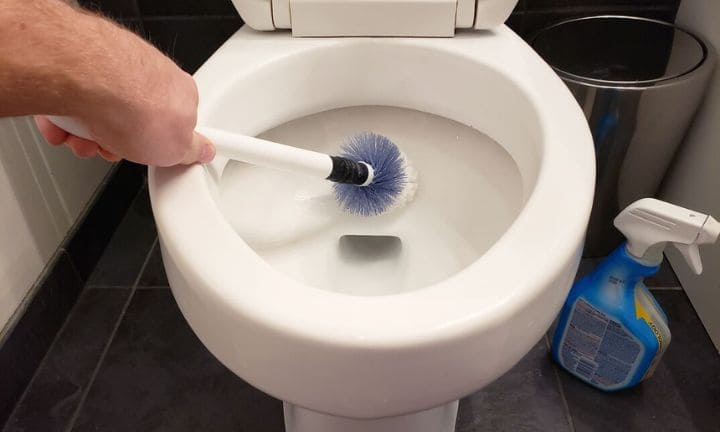 cleaning toilet stains