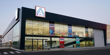 Aldi tiene la regleta flexible WORKZONE disponible en tres colores