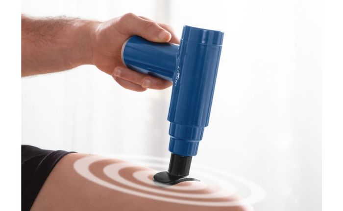 La pistola de masaje CRANE es capaz de aliviar la tensión muscular más arraigada y profunda